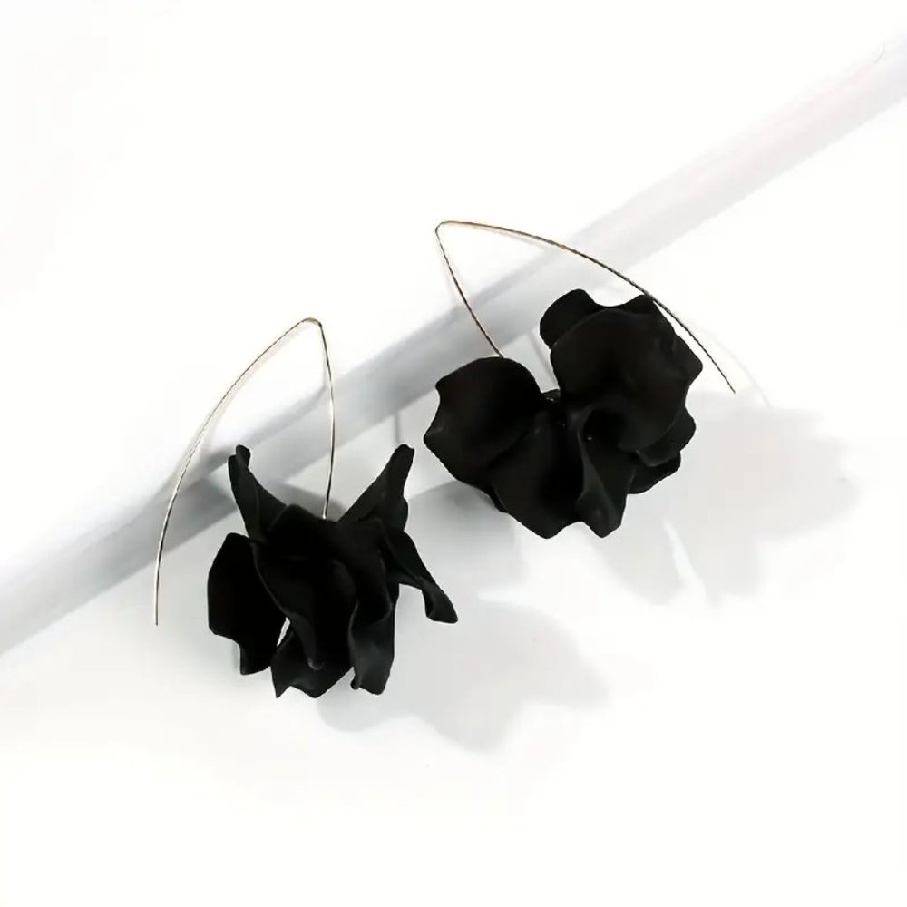 THE HOT NEW TREND! NWT Black Floral Earrings